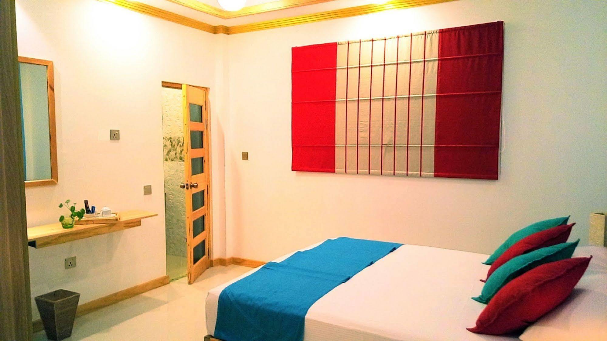 Select Village Maafushi Exterior foto